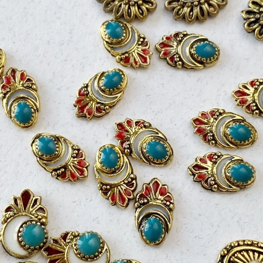 Marie eve mongeau bijoux vintage diademe rouge bleu 1