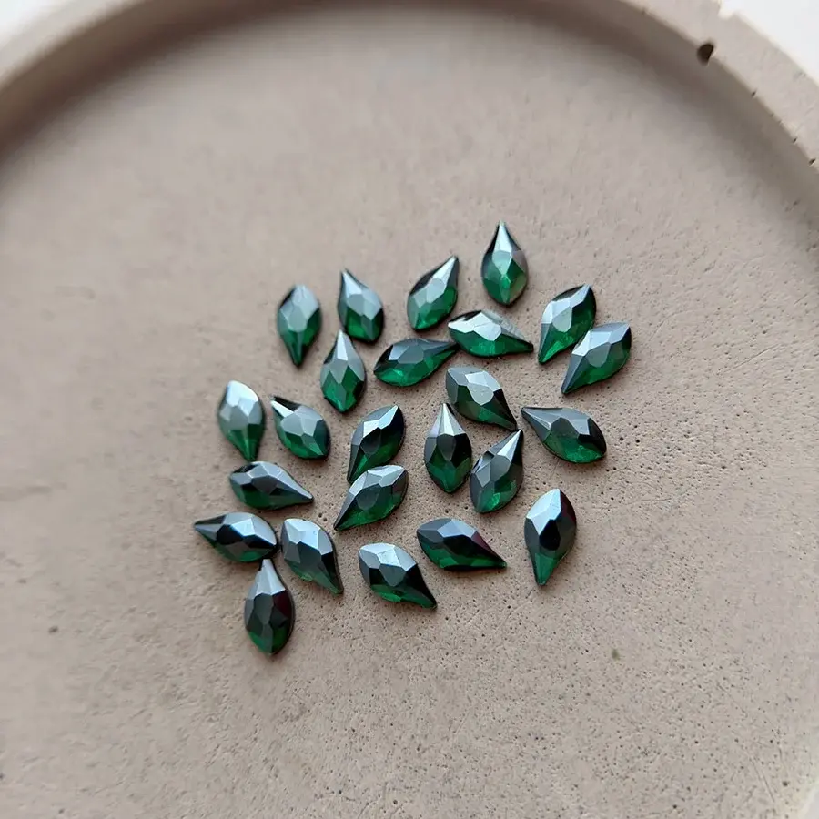 Marie eve mongeau diamants formes emeraude metallisee2