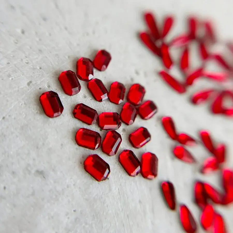 Marie eve mongeau diamants formes rouge4