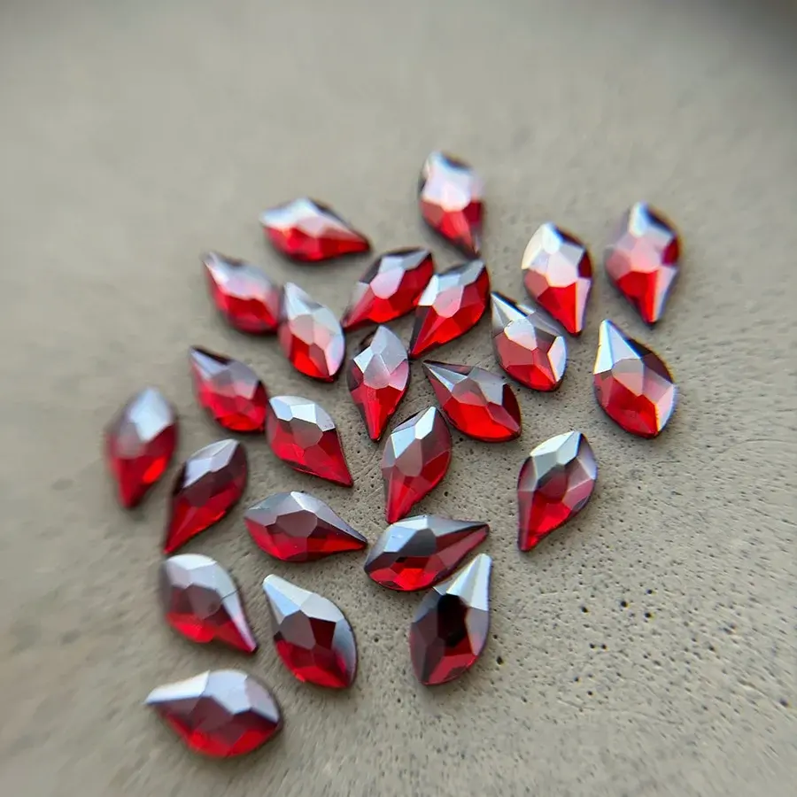 Marie eve mongeau diamants formes rubis metallise3